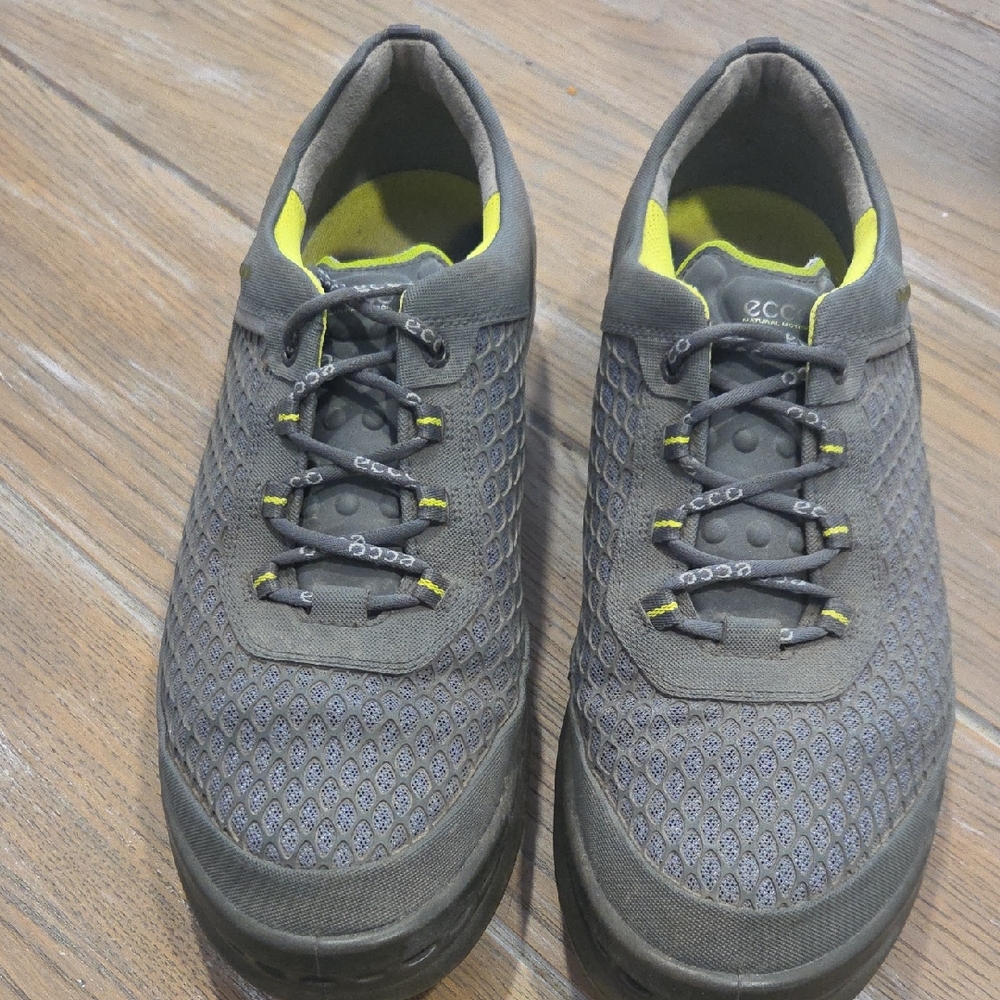 ECCO Men's Gray and Yellow Athletic Shoes